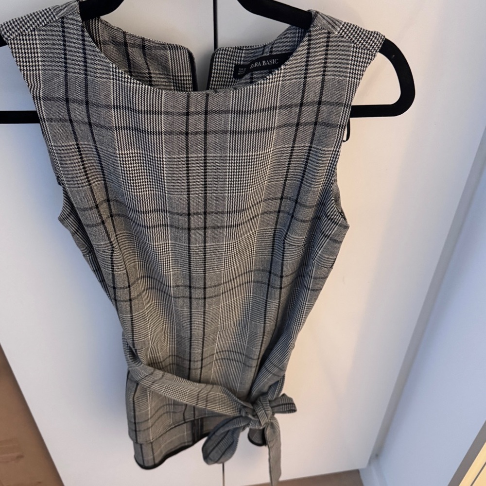 Zara Black and White Checkered Sleeveless Top